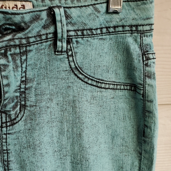 MUDD Turquoise Acid-Wash Frayed Hem Skater Bermuda Shorts - Picture 5 of 14